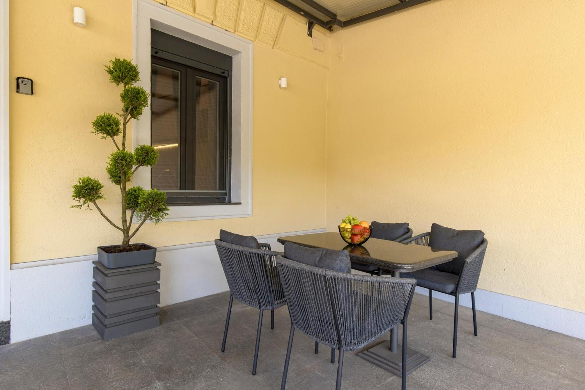 Apartment Greenri Rijeka Bagian luar foto