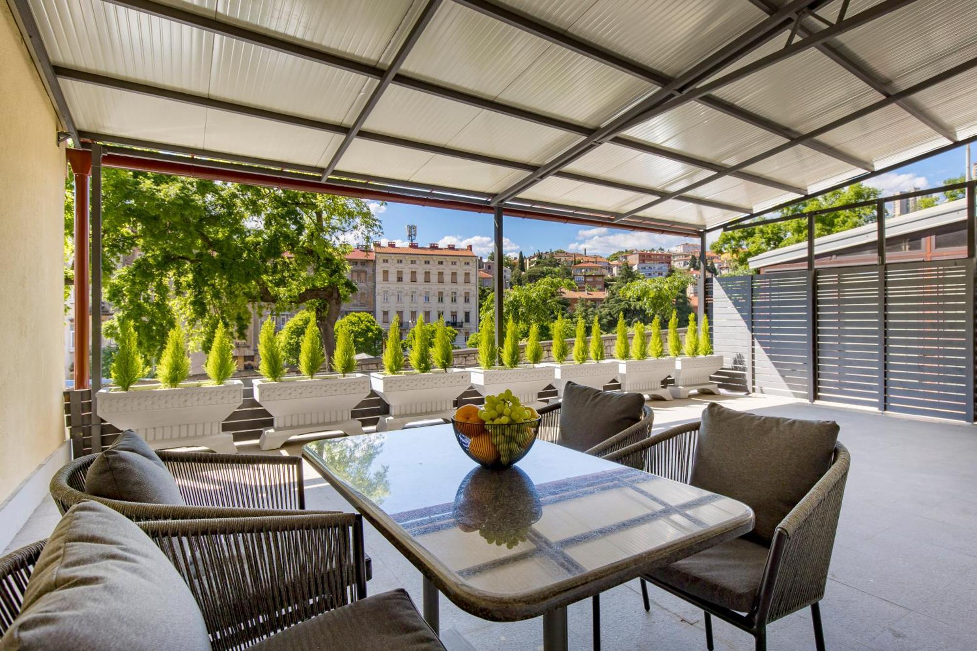 Apartment Greenri Rijeka Bagian luar foto